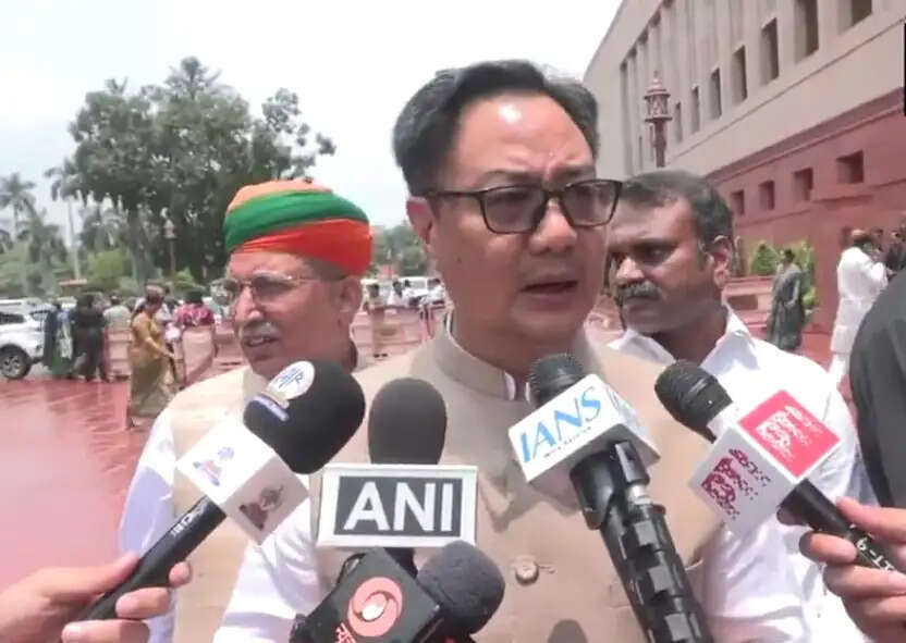 &nbsp;&nbsp;चर्चा रोकने के लिए शर्तें रखना ठीक नहीं, सरकार किसी मुद्दे से भागती नहीं': किरेन रिजिजू