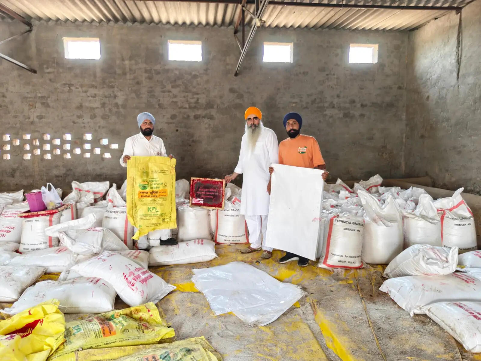 टीम बीकेई ने एग्रीकल्चर ग्रेड की यूरिया खाद गट्टों में बदलकर टेक्निकल ग्रेड में बेचने वालों पर करवाई कार्रवाई: लखविंदर सिंह औलख