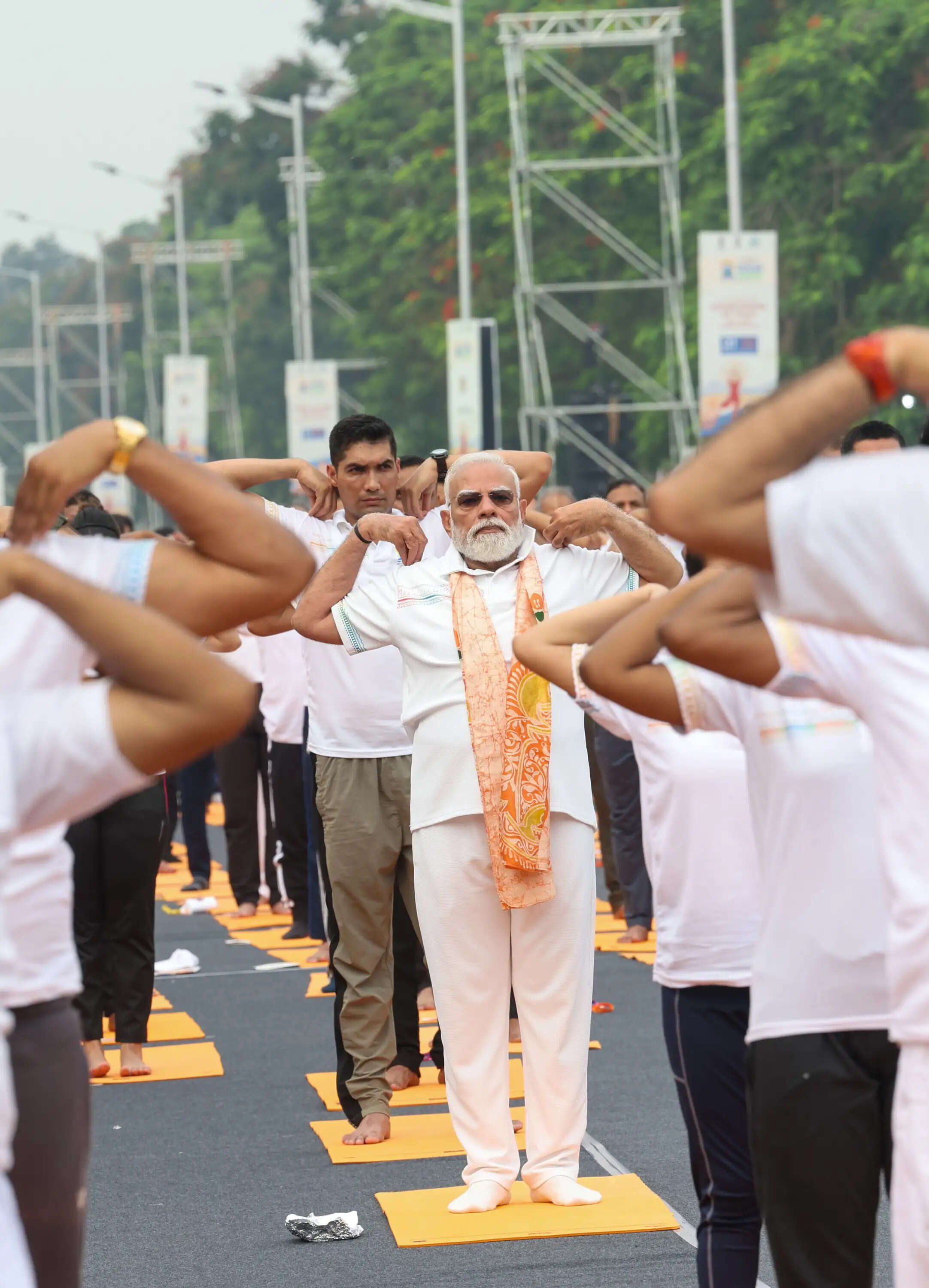 &nbsp;&nbsp;अंतरराष्ट्रीय योग दिवस पर रेड रोड में भव्य आयोजन, पीएम मोदी बोले - योग मानव चेतना से जुड़ने का जरिया