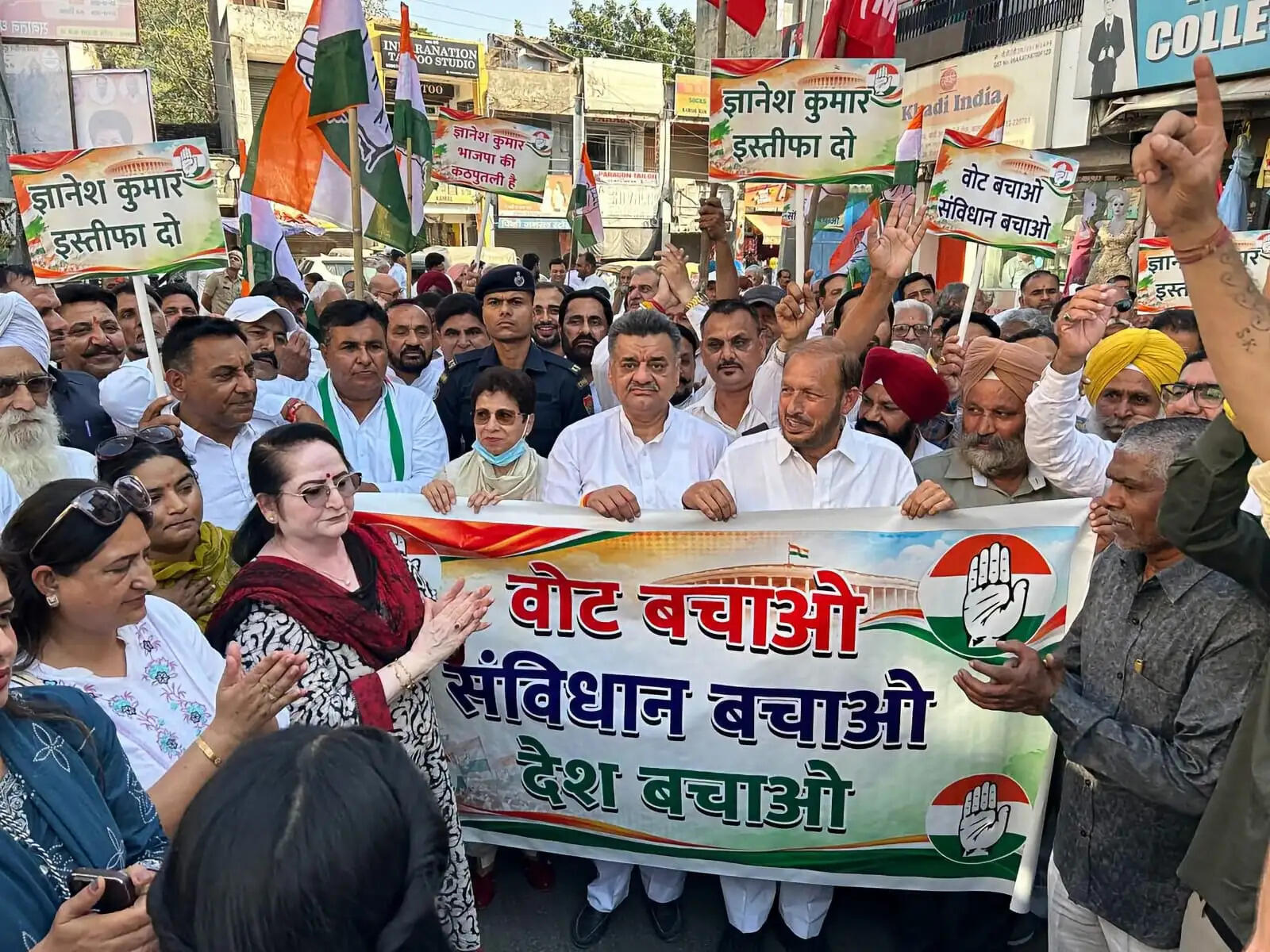 वोट चोरी के सहारे सत्ता बचाना चाहती है भाजपा, लोकतंत्र और संविधान पर हो रहा हमला : कुमारी सैलजा
