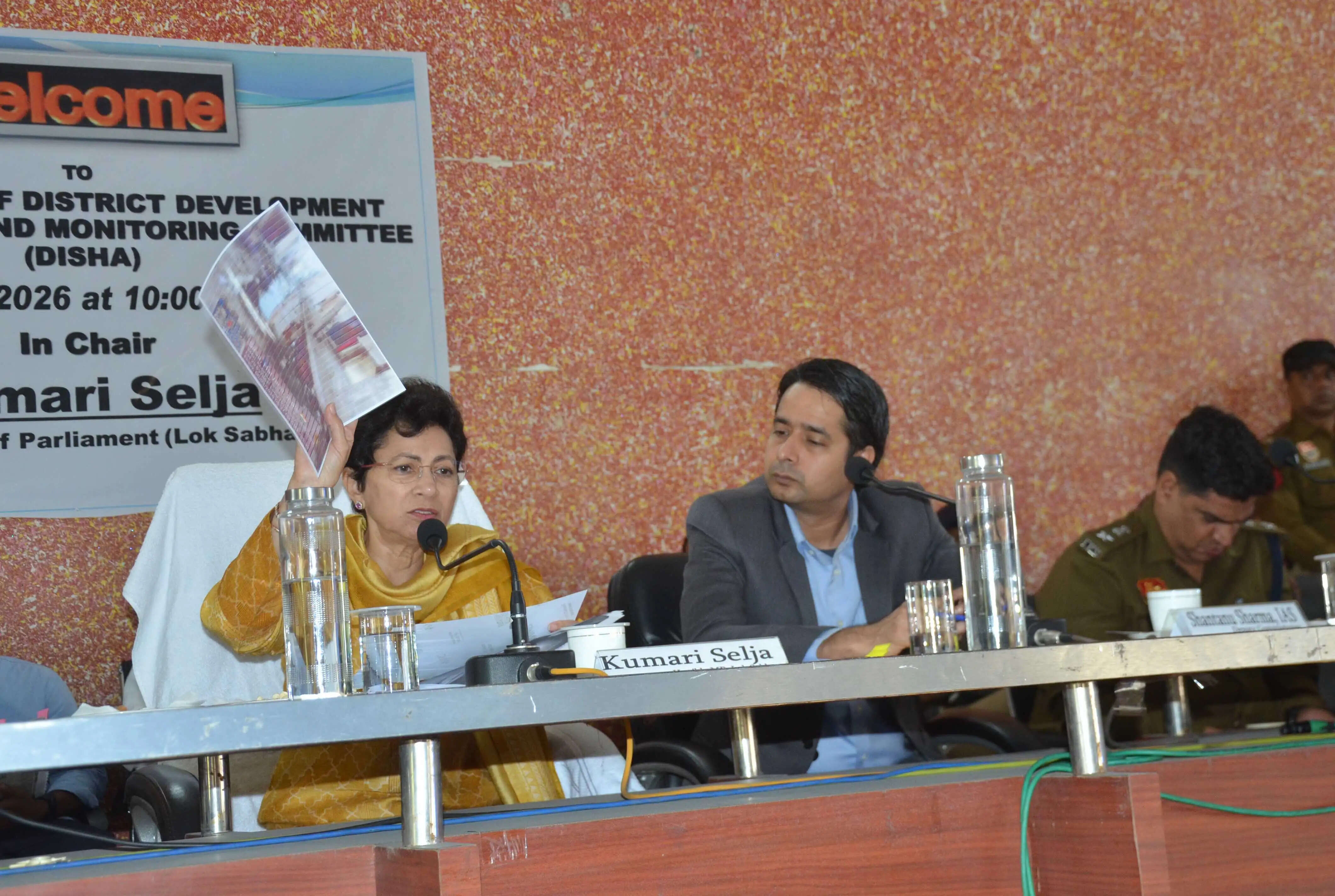 &nbsp;ग्रीन बेल्ट को डंपिंग प्वाइंट बनाने पर नाराज सैलजा, अधिकारियों को लगाई फटकार