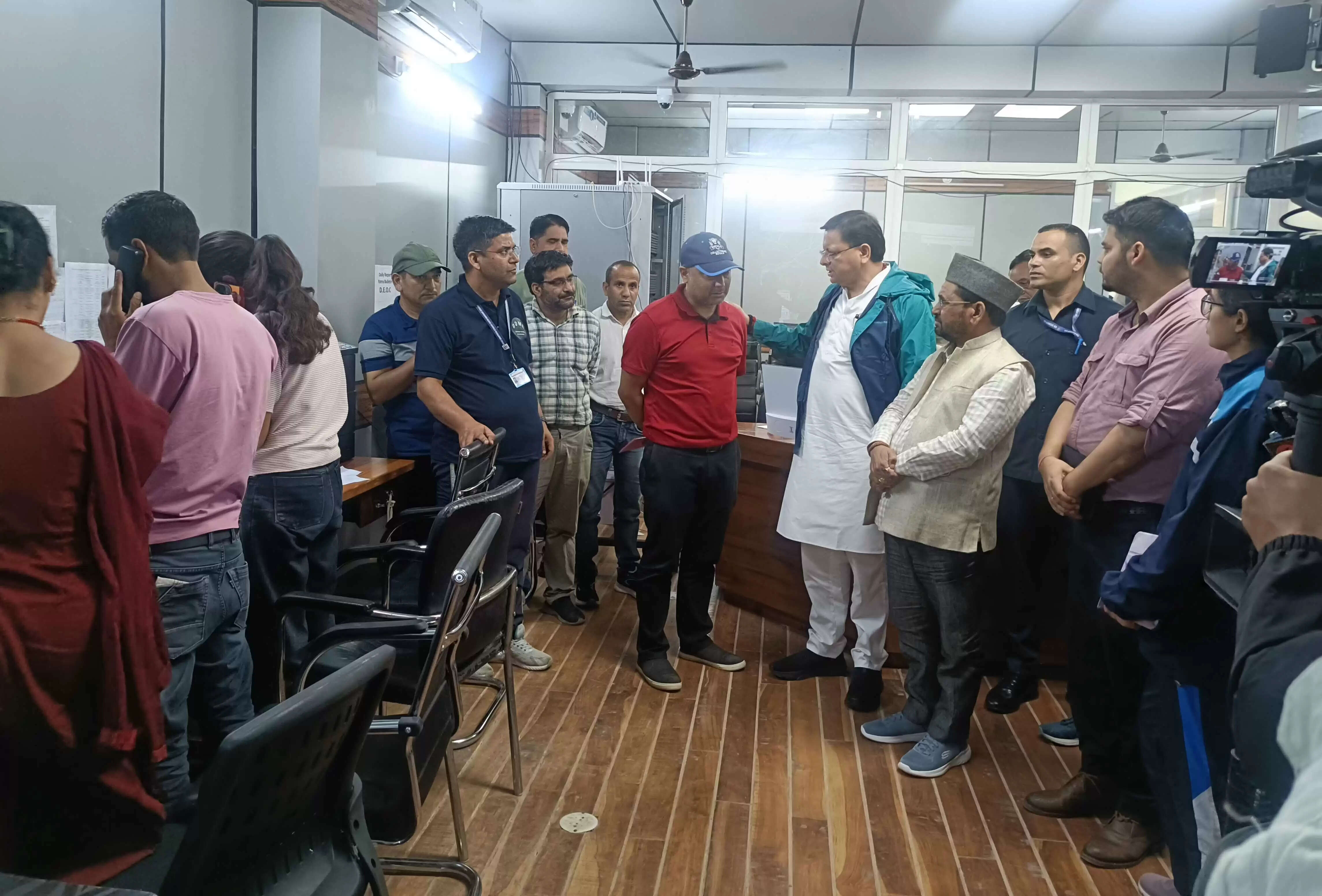 खराब मौसम के चलते हवाई निरीक्षण करने जा रहे मुख्यमंत्री का हेलीकॉप्टर बीच रास्ते से लौटा