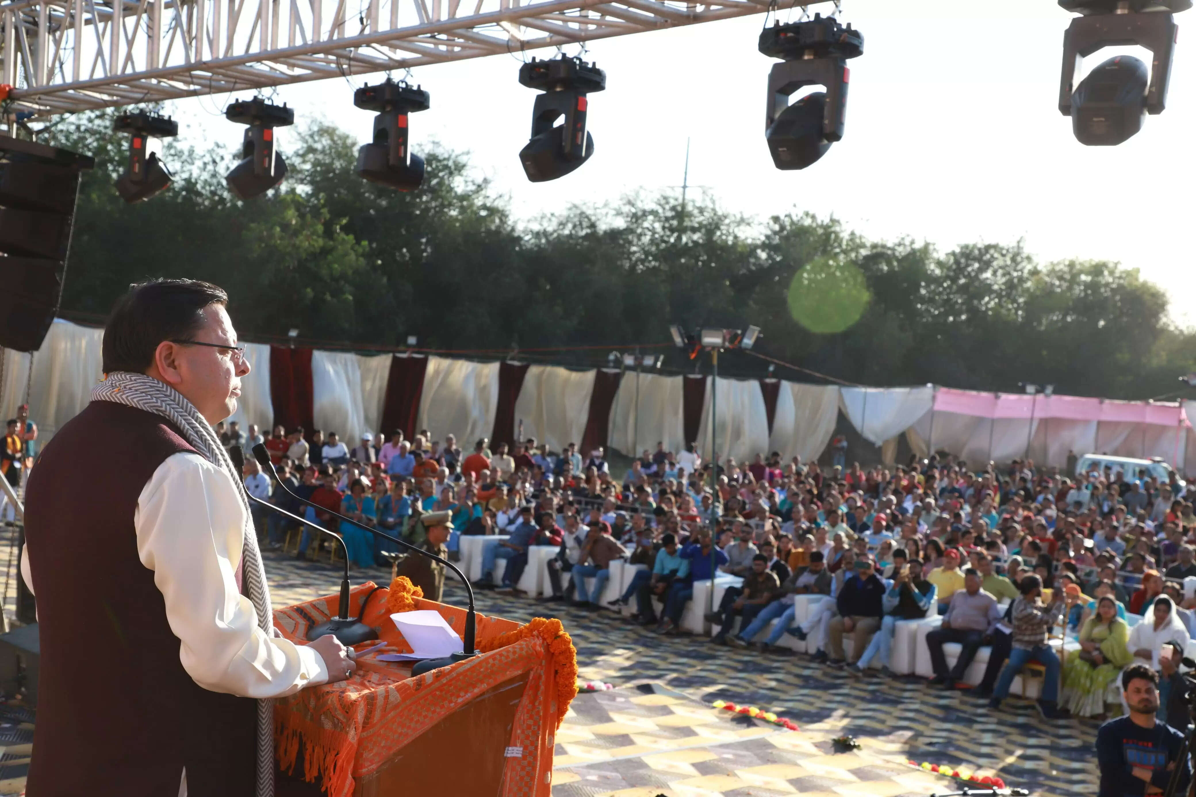&nbsp;प्रवासियों को उत्तराखंड स्थित पुश्तैनी गांव व पहाड़ों के विकास में सहभागी बनना चाहिए: पुष्कर धामी