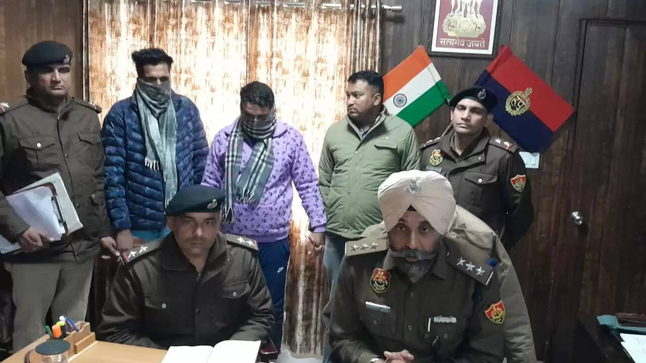 &nbsp;महिला के कानों से सोने की बालियां छीना-झपटी की वारदात 24 घंटे में सुलझी,दो आरोपी काबू,दो अन्य वारदातों का खुलासा ।