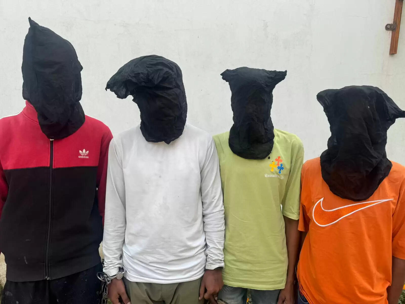 &nbsp;&nbsp;हिंदू नेताओं पर पेट्रोल बम फेंकने&nbsp;के&nbsp;आरोप&nbsp;में&nbsp;4&nbsp;गिरफ्तार