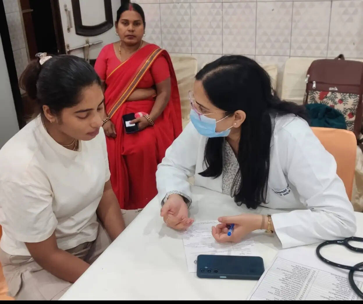 &nbsp;ऊषा चेतन स्मृति आयुर्वेद चिकित्सा शिविर में उमड़े मरीज, 275 का उपचार&nbsp;​​​​​​​