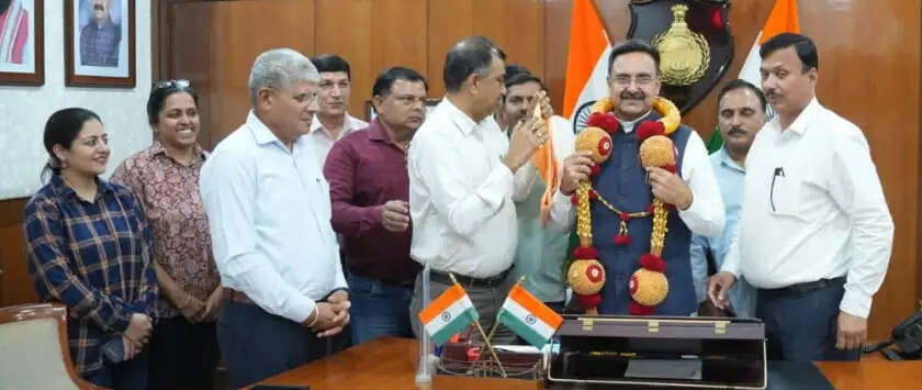 &nbsp;प्रैस एडवाइजरी कमेटी ने स्पीकर हरविंदर कल्याण का किया अभिनंदन, कर्नाटक दौरे के अनुभव किए साझा