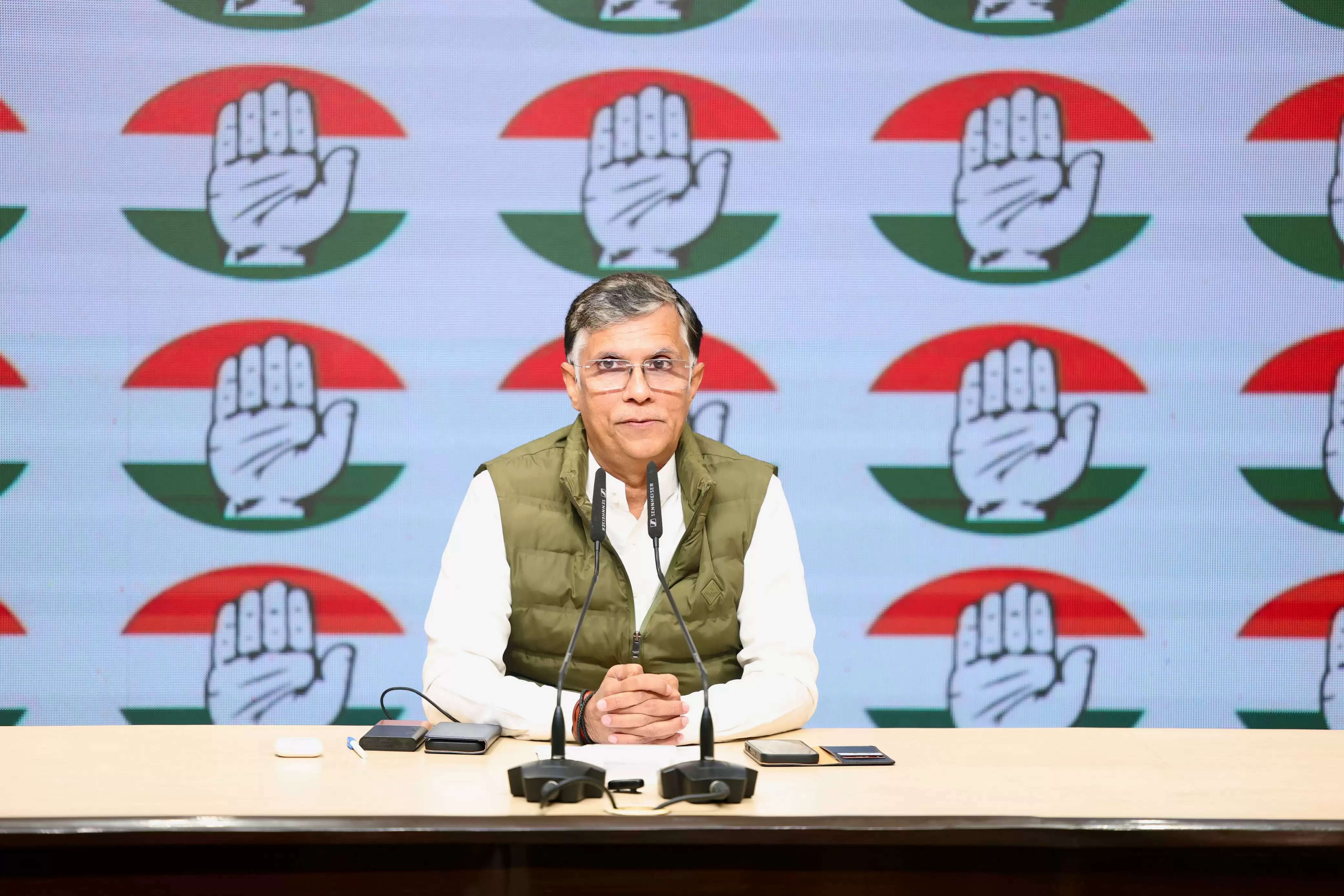 कांग्रेस ने स्वच्छता सर्वेक्षण और हर घर जल योजना पर उठाए सवाल