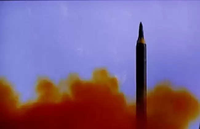 उत्तर कोरिया ने दागी तीन बैलिस्टिक मिसाइल 