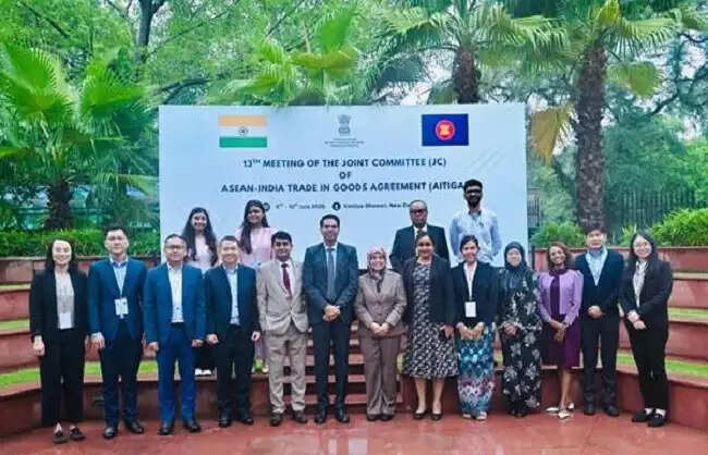 भारत का आसियान देशों के साथ द्विपक्षीय व्यापार 2025-26 में हुआ 128 अरब डॉलर