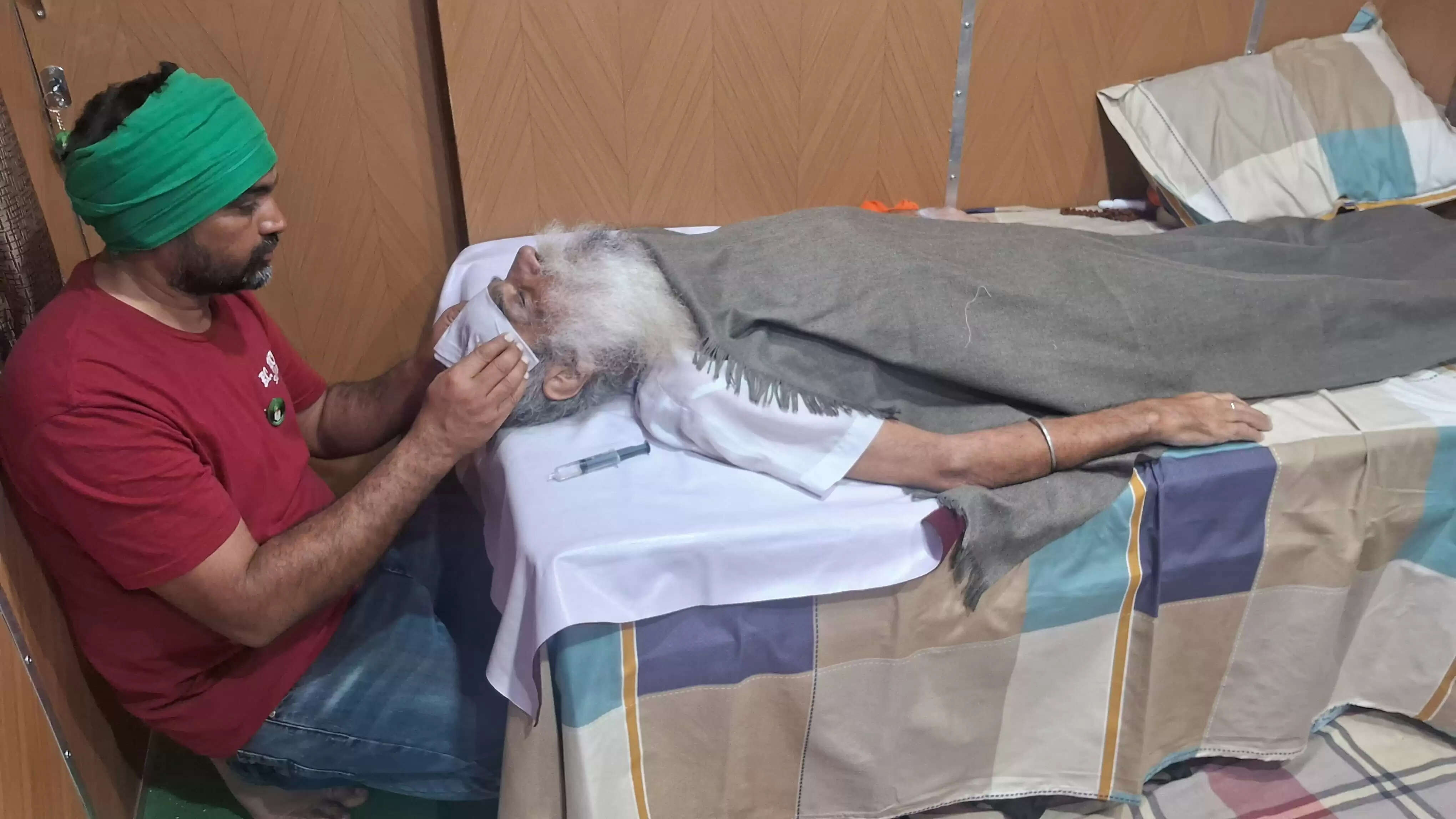 खनौरी में आमरण अनशन पर बैठे किसान नेता डल्लेवाल की तबीयत बिगड़ी 