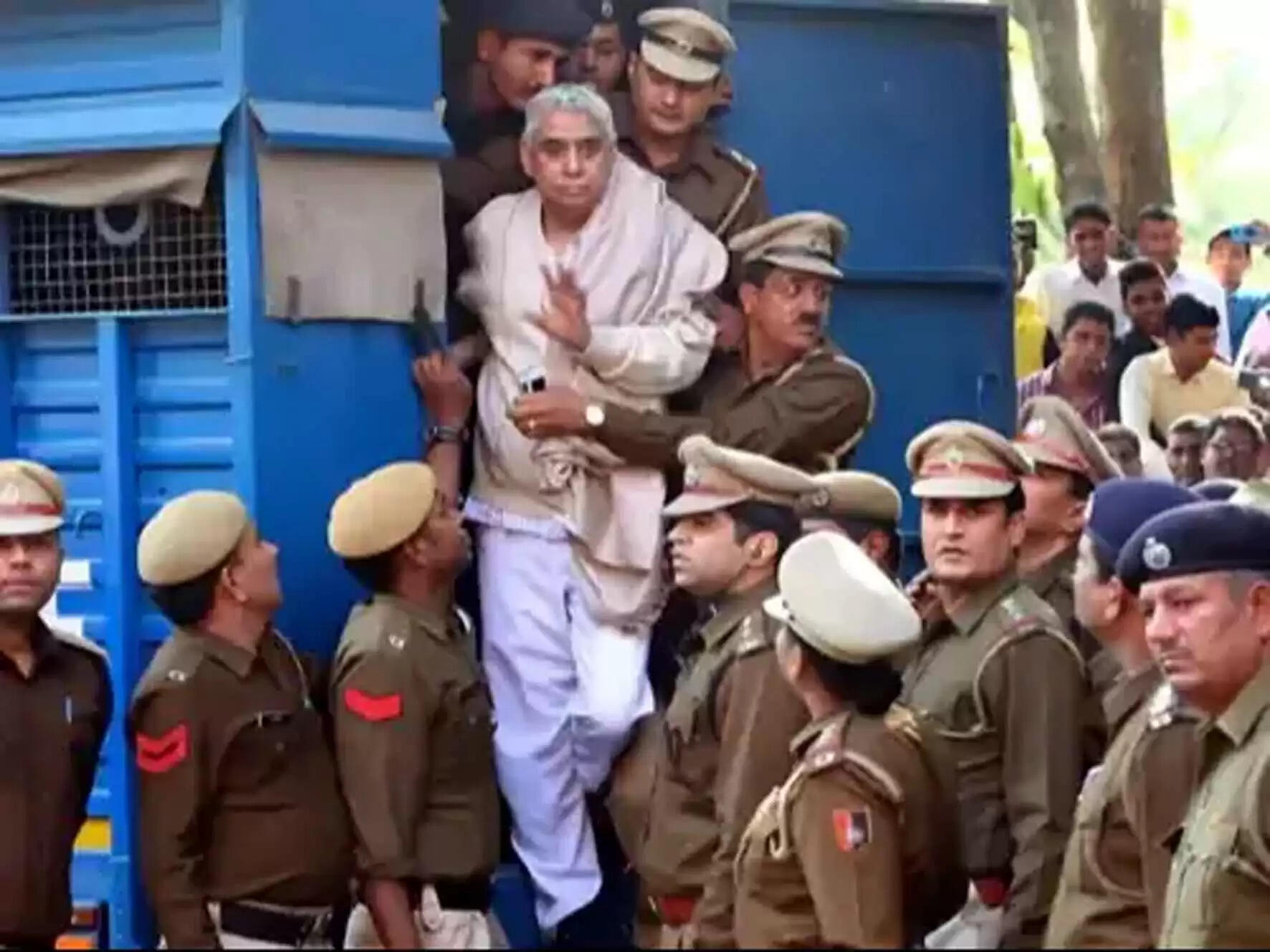 &nbsp;&nbsp;&nbsp;देशद्रोह मामले में जेल में बंद रामपाल की जमानत याचिका खारिज