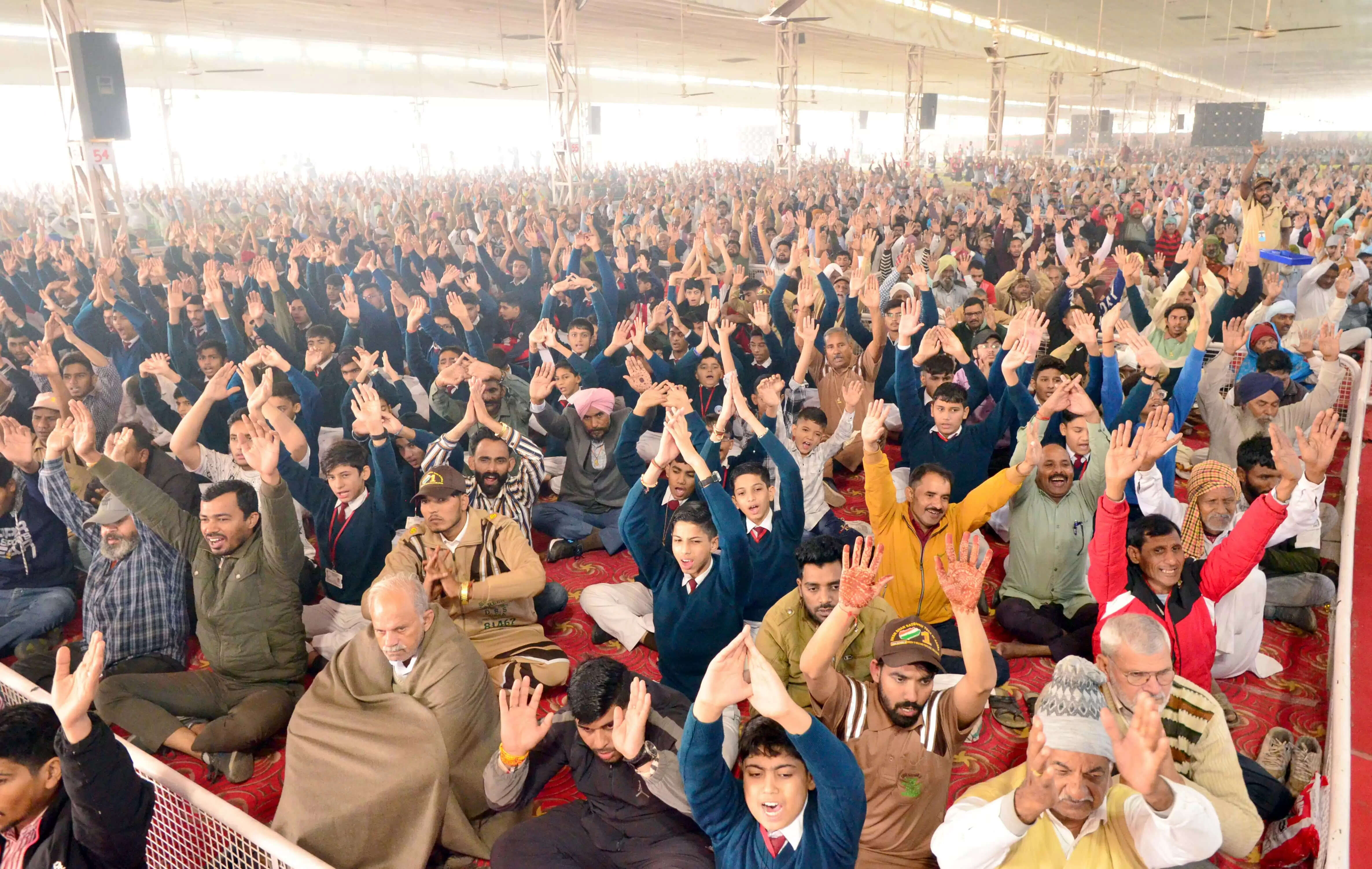 &nbsp;&nbsp;पावन अवतार दिवस पर जन कल्याण परमार्थी चिकित्सा जांच व रक्तदान शिविर आयोजित