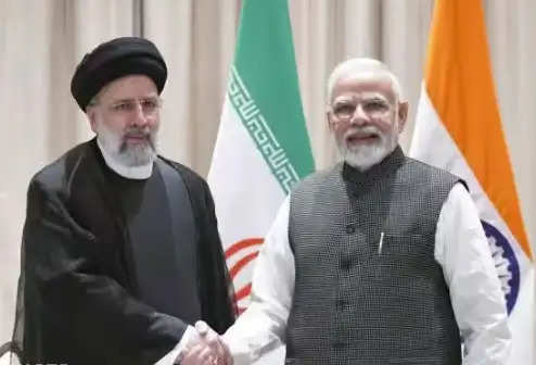  प्रधानमंत्री मोदी ने ईरान के राष्ट्रपति से बात की