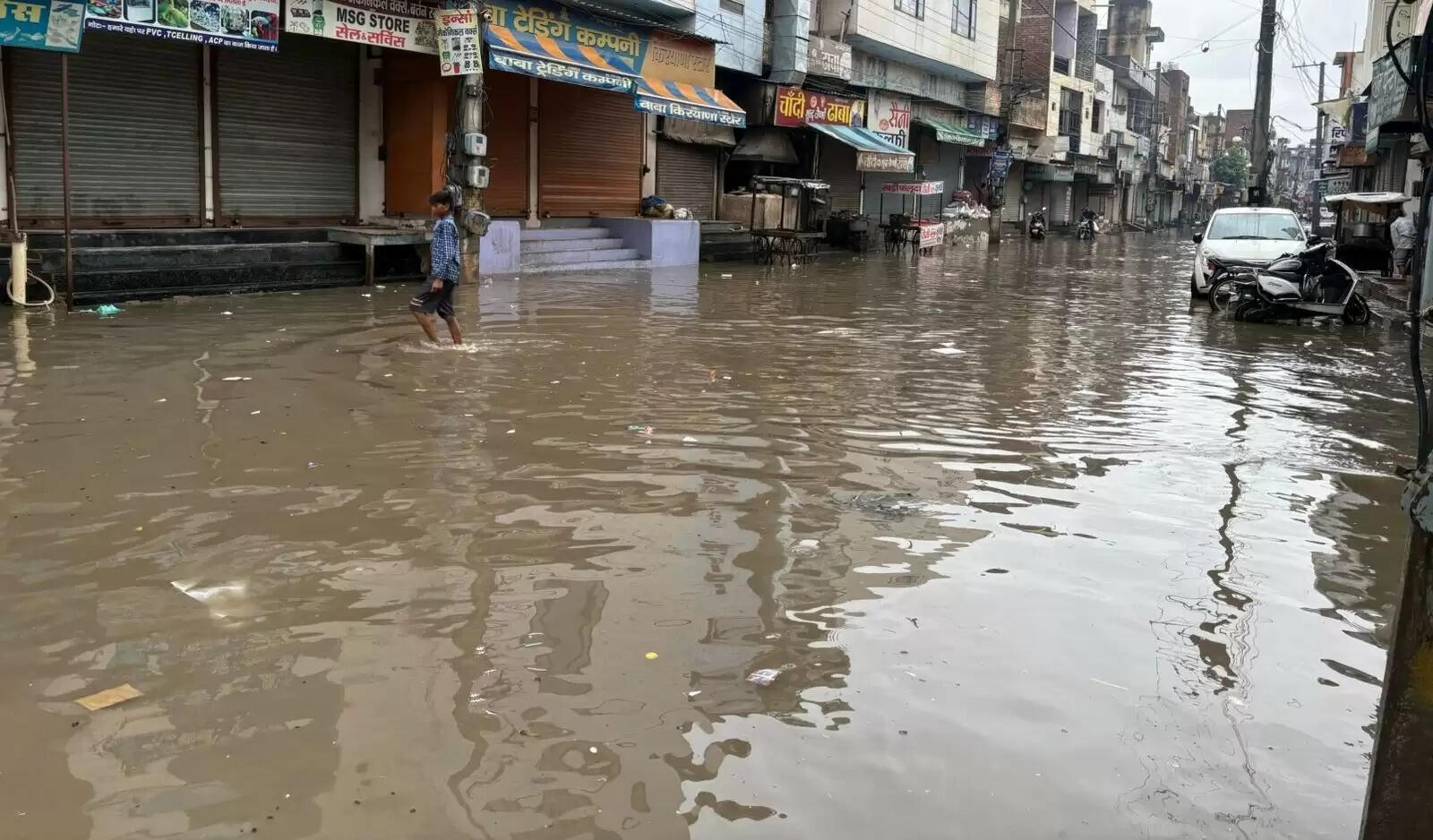 &nbsp;&nbsp;हरियाणा: हथिनी कुंड बैराज के सभी फ्लड गेट खोले गए, दिल्ली को किया अलर्ट​​​​​​​