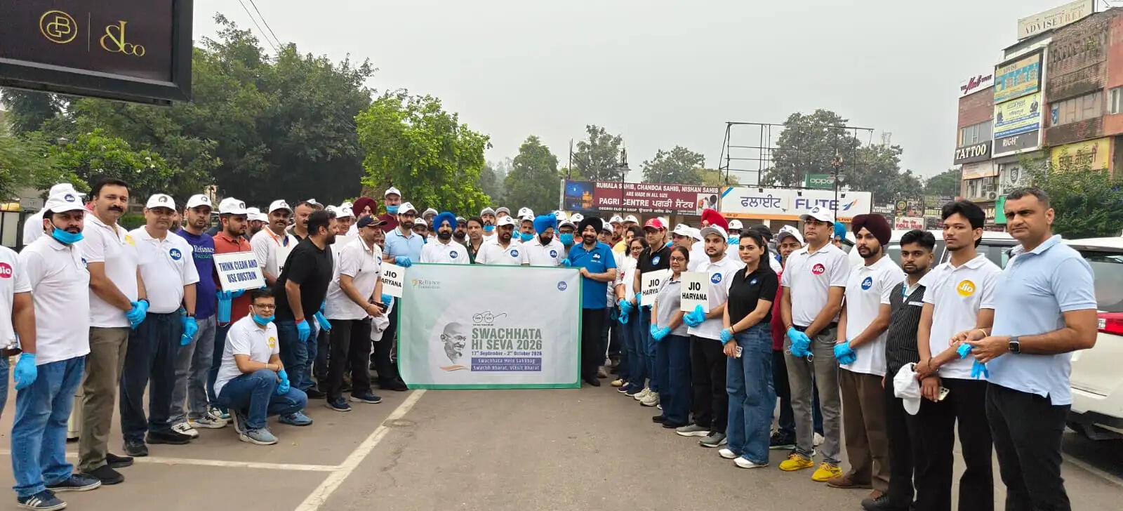 जियो कर्मचारियों ने हरियाणा भर में स्वच्छता ही सेवा पहल के तहत सफाई अभियान चलाया