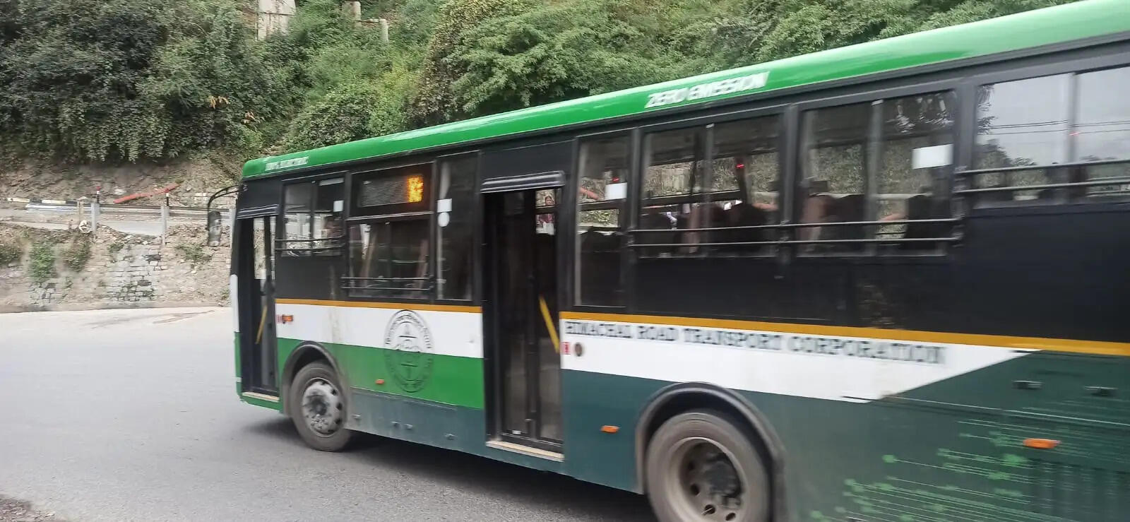 &nbsp;&nbsp;हिमाचल में 366 पुरानी डीजल बसें होंगी बेड़े से बाहर, ई-बसों के चार्जिंग नेटवर्क पर 170 करोड़ खर्च करेगी सरकार