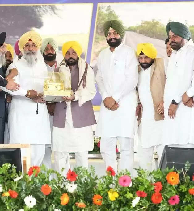 &nbsp;मुख्यमंत्री द्वारा पंजाबियों को त्योहारों का तोहफ़ा 4150 करोड़ रुपये की लागत से 19,491 किलोमीटर लिंक सड़कों के निर्माण की शुरुआत