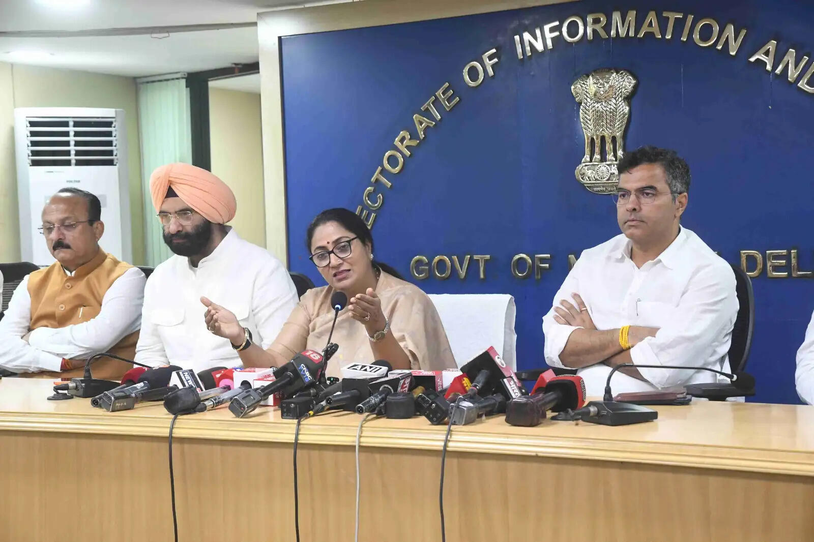 &nbsp;&nbsp;दिल्ली के सरकारी कार्यालयों में सप्ताह में दो दिन वर्क फ्रॉम होम, &lsquo;मेरा भारत मेरा योगदान&rsquo; अभियान की घोषणा