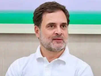&nbsp;&nbsp;राहुल का आरोप- सरकार ने यूपीआई पर शुल्क लगाने का रास्ता खोल दिया