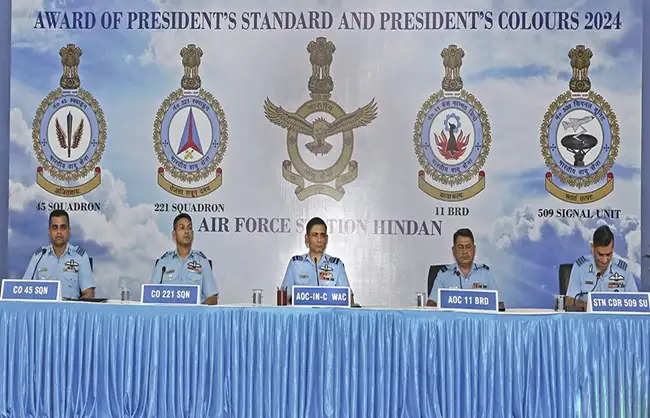   वायु सेना की चार इकाइयों को एक साथ मिलेगा प्रेसिडेंट स्टैंडर्ड और कलर