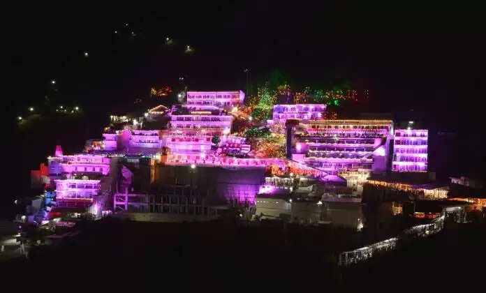 &nbsp;माता&nbsp;वैष्णो ​​​​​​​ यात्रा नौवें दिन भी स्थगित, कटरा में 24 घंटों के दौरान 200 मिमी से अधिक बारिश दर्ज