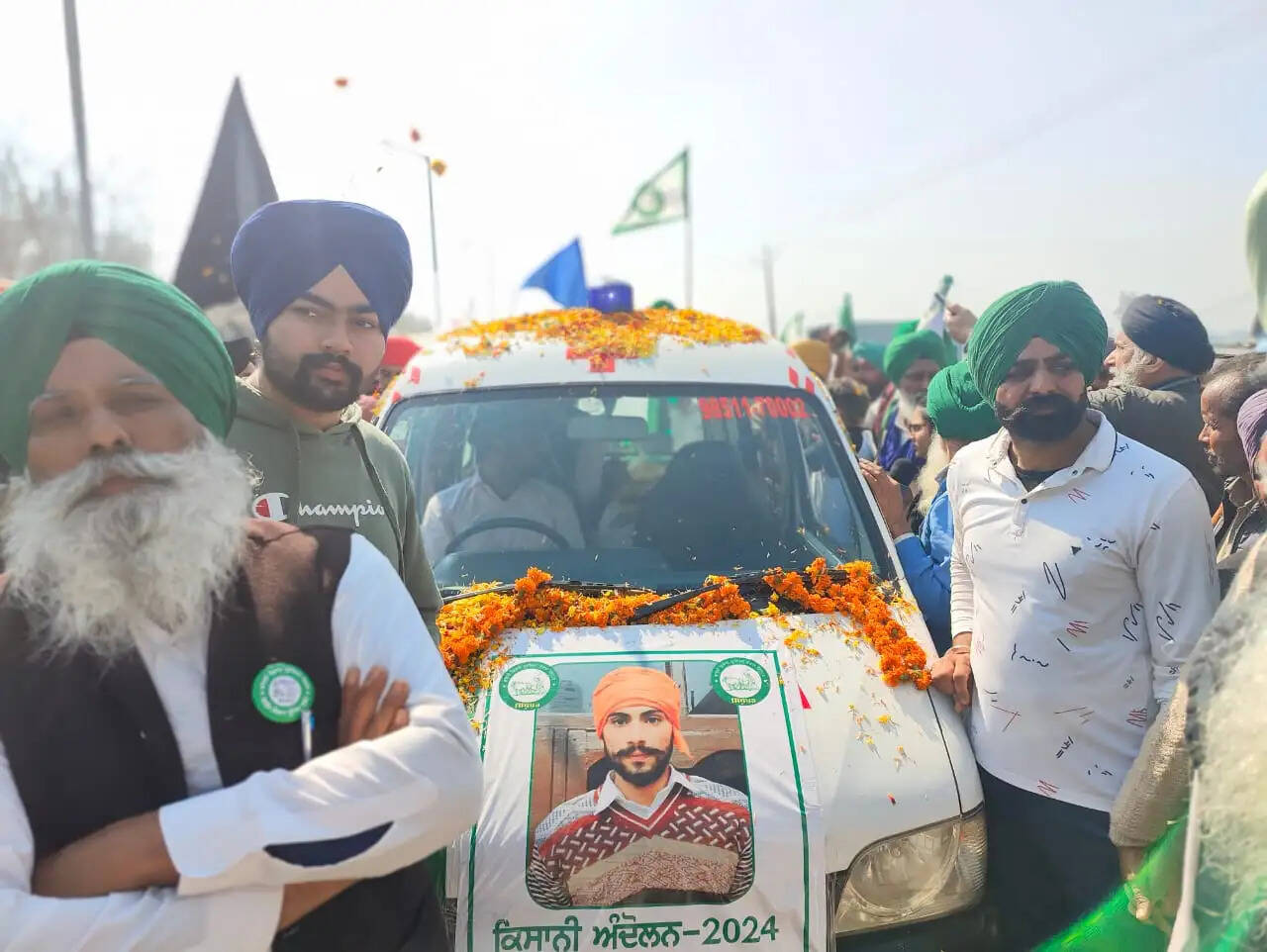 &nbsp;&nbsp;किसानों के दिल्ली कूच का ऐलान टला, बठिंडा में किसान शुभकरण का अंतिम संस्कार