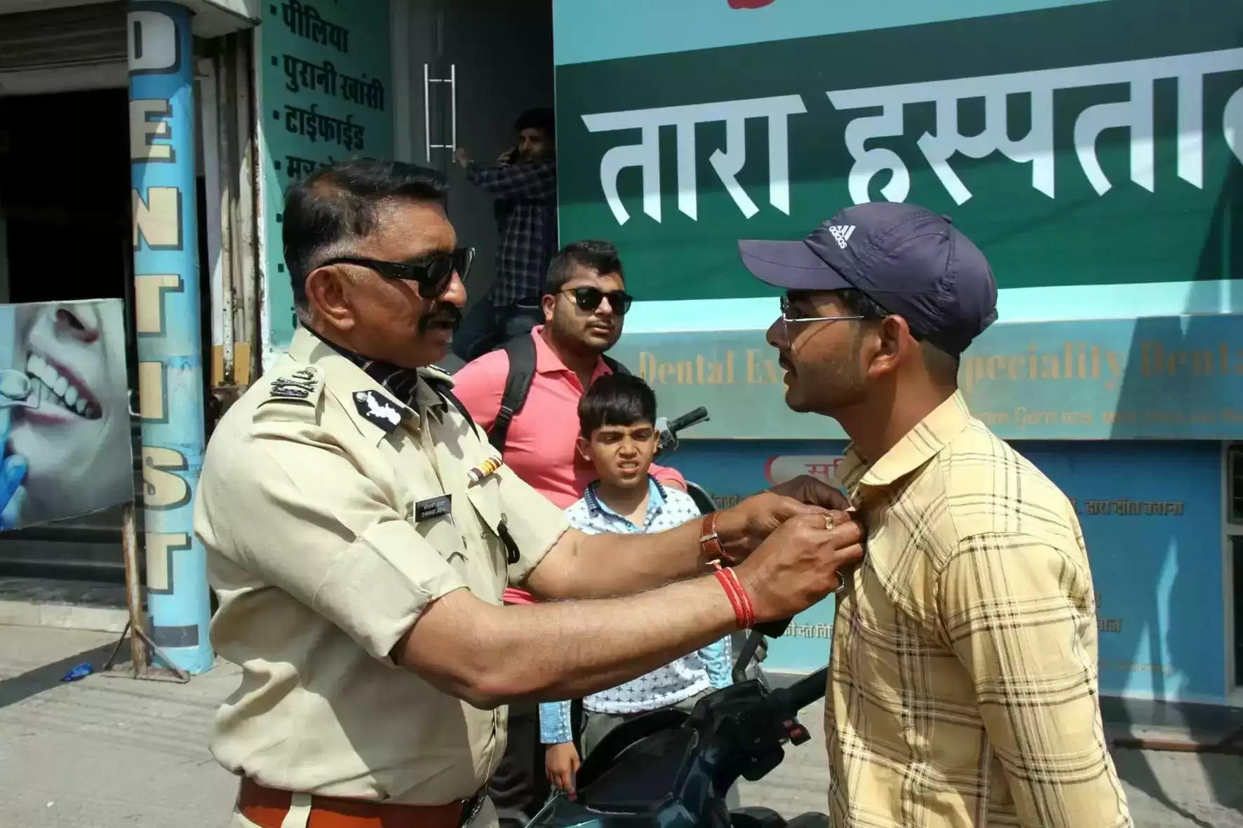 एडीजीपी श्रीकांत जाधव ने पुलिस लिखी थार का चालान काटा 