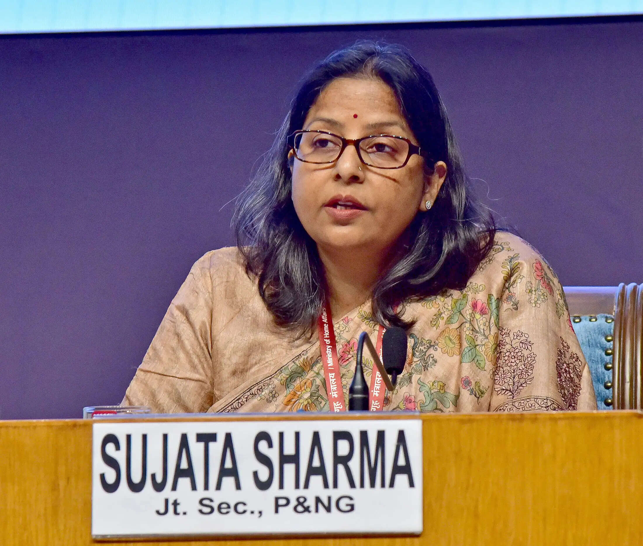 &nbsp;&nbsp;एलपीजी सिलेंडर बुकिंग के बाद इंतजार करें, वितरणकर्ताओं के यहां लाइन लगाने से बचेंः सरकार ​​​​​​​