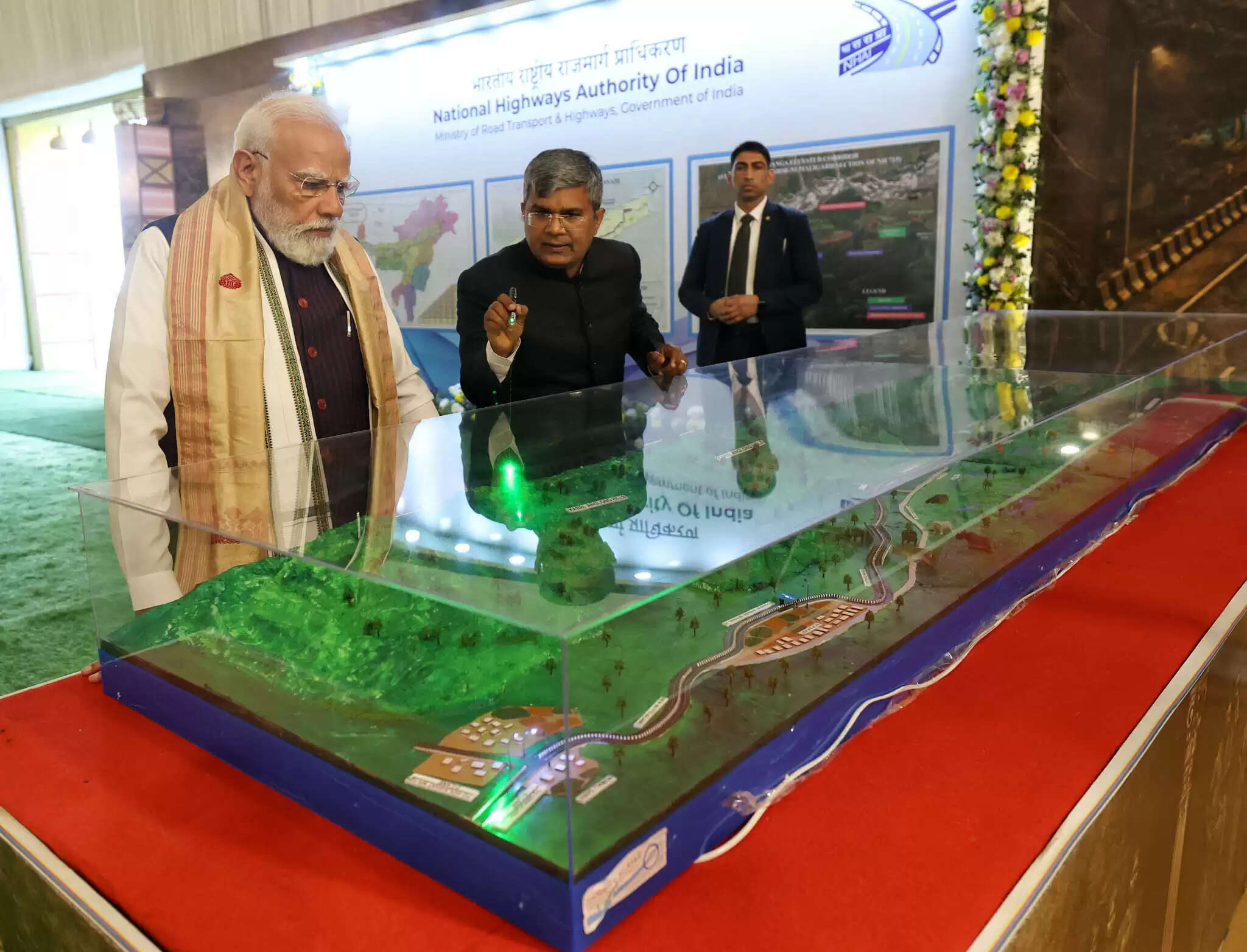 &nbsp;प्रधानमंत्री मोदी ने असम में दो अमृत भारत एक्सप्रेस ट्रेनों को दिखाई हरी झंडी