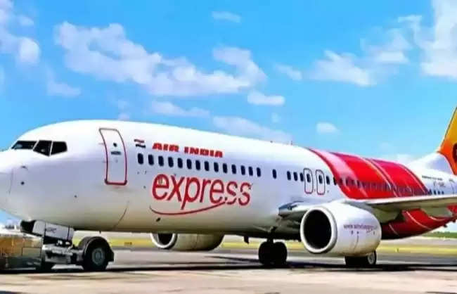   एयर इंडिया एक्सप्रेस की 74 उड़ानें रद्द, 30 कर्मचारियों को किया बर्खास्त​​​​​​​
