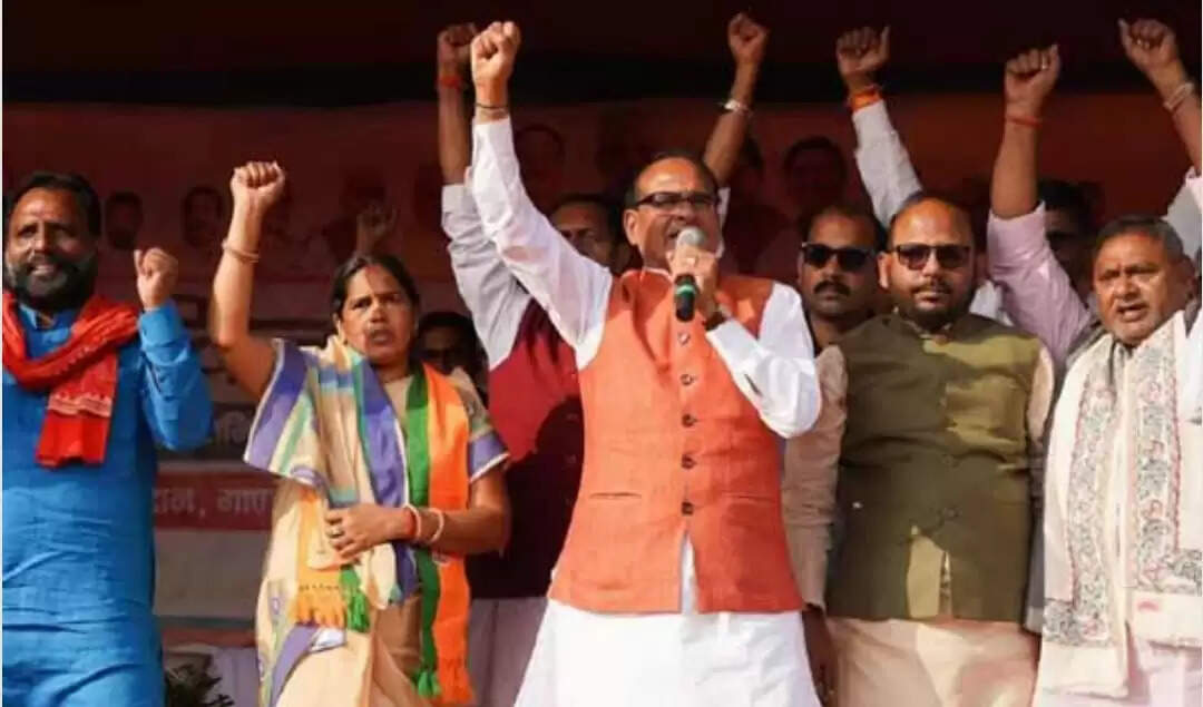 हेमंत सोरेन ने झारखंड को भ्रष्टाचार, बेरोजगारी और घुसपैठ का अड्डा बना दिया है : शिवराज