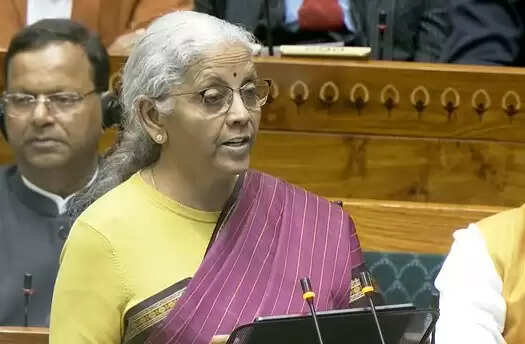 &nbsp;&nbsp;पूंजीगत खर्च 12.2 लाख करोड़, दवाएं‑बैटरी और सीएनजी-बायोगैस सस्ती, किसानों और राज्यों को बड़ी राहत