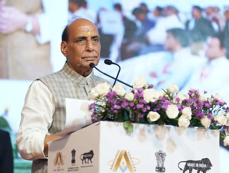सेना को निरंतर अपग्रेड रखना जरूरी, ड्रोन-मिसाइल दौर में भी टैंक प्रासंगिक: राजनाथ सिंह