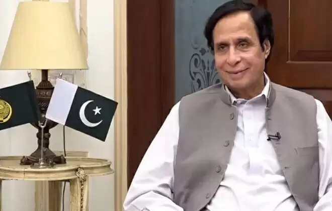 पाकिस्तानी अखबारों सेः पंजाब के सीएम को डीनोटिफाई करने की खबर सुर्खियों में छाई