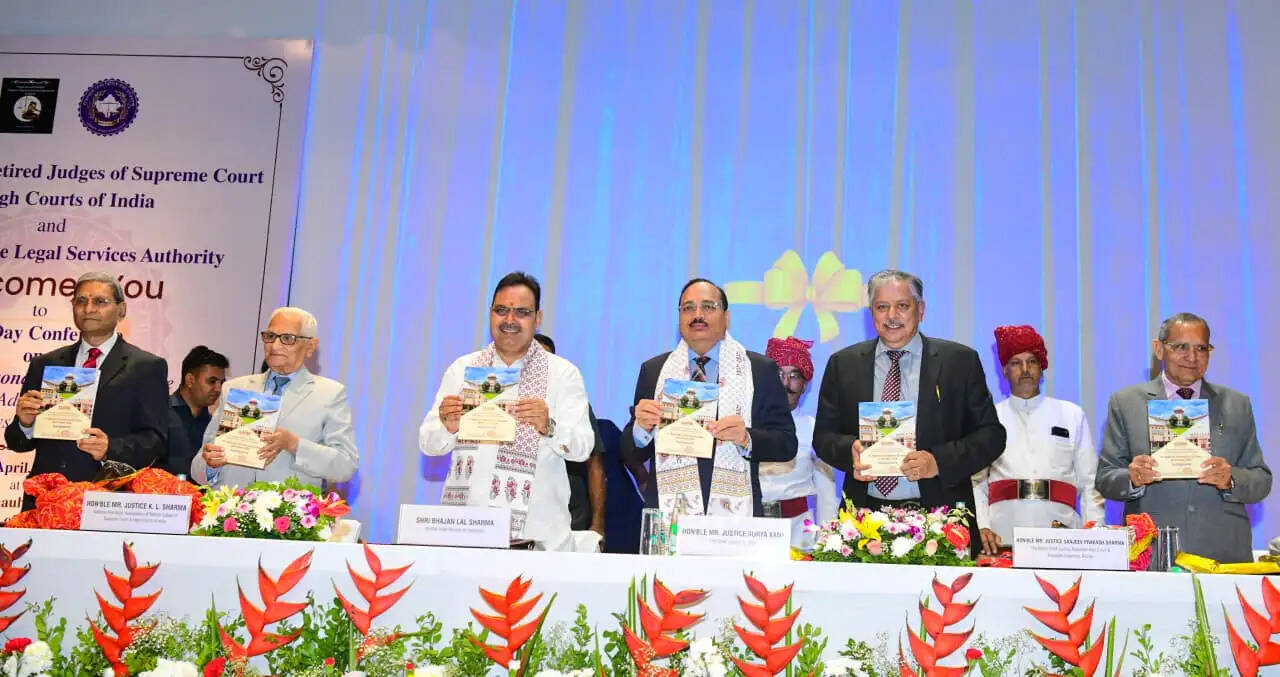 &nbsp;&nbsp;पूर्व जज बावड़ियों के समान, उनके ज्ञान और अनुभव का लें लाभ: सीजेआई सूर्यकांत