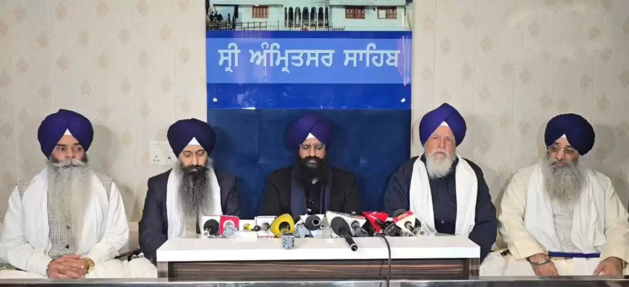 अकाल तख्त का फैसला-विवाह स्थल पर नहीं ले जा सकेंगे गुरु ग्रंथ साहिब