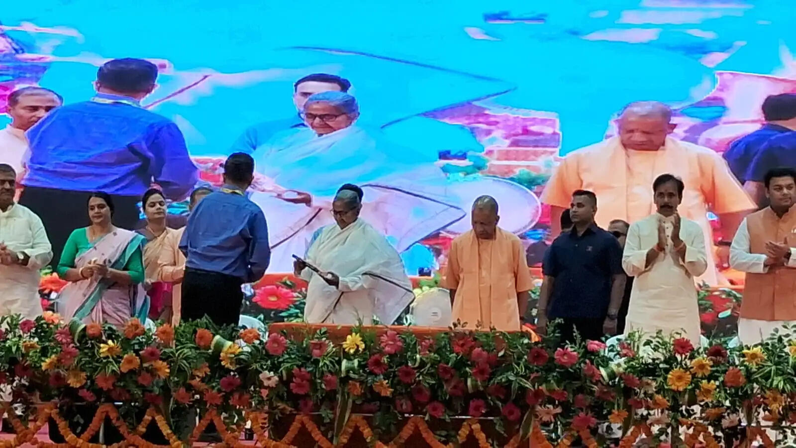 &nbsp;शिक्षा समाज कि आधारशिला, इसके बगैर कुछ भी हो पाना संभव नहीं : योगी आदित्यनाथ