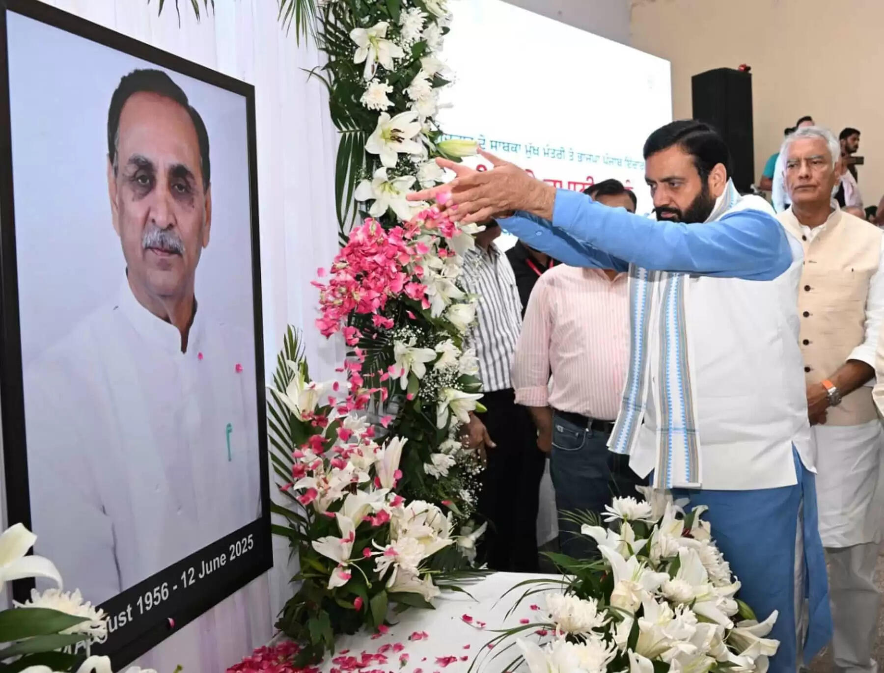 &nbsp;सीएम नायब&nbsp;सैनी&nbsp;ने गुजरात के पूर्व सीएम विजय रूपाणी के निधन पर अर्पित की श्रद्धांजलि