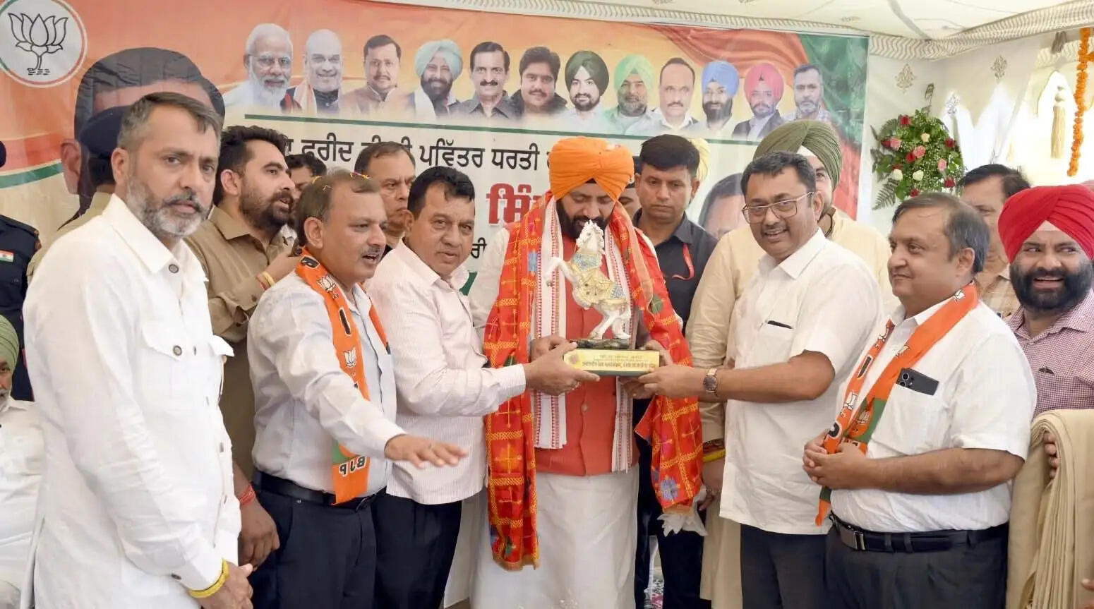 &nbsp;मुख्यमंत्री नायब सिंह सैनी को ओपी जिंदल अवार्ड देकर किया गया सम्मान