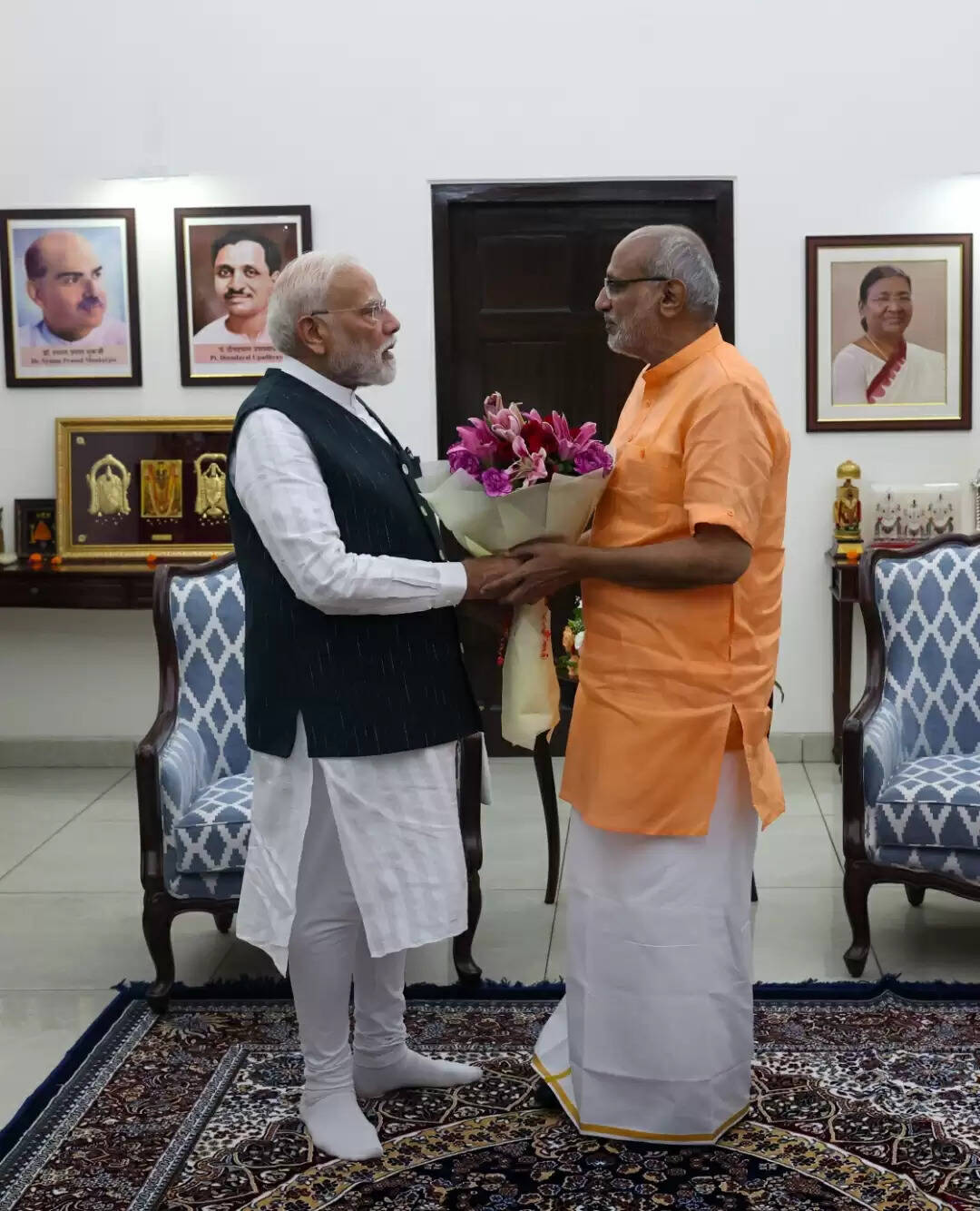 प्रधानमंत्री मोदी ने नवनिर्वाचित उपराष्ट्रपति सीपी राधाकृष्णन से मुलाकात कर दी बधाई