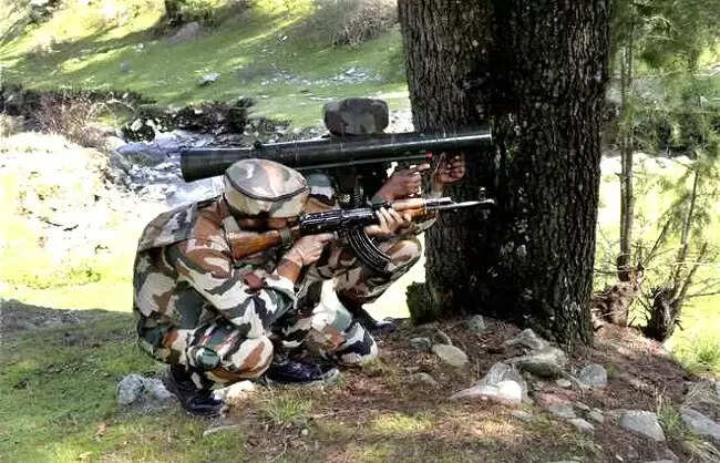 एलओसी पर पाकिस्तान की बॉर्डर एक्शन टीम ने किया घुसपैठ का प्रयास, एक जवान बलिदान