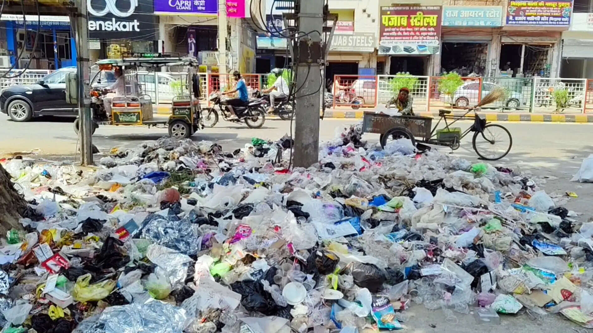 &nbsp;&nbsp;फतेहाबाद में डोर-टू-डोर कचरा संग्रहण बंद,वेतन नहीं मिला तो हड़ताल पर गए कर्मचारी