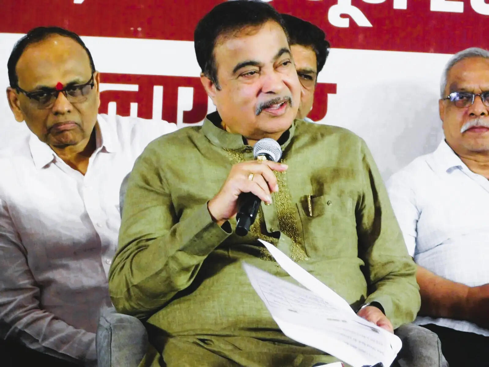 &nbsp;&nbsp;अब एथेनॉल से दौड़ेंगे वाहन, दी गई कानूनी मंजूरी : गडकरी