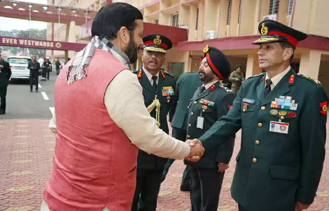 &nbsp;ऑपरेशन सिंदूर व मानवीय सहायता में वेस्टर्न कमांड के प्रयास सराहनीय : मुख्यमंत्री​​​​​​​