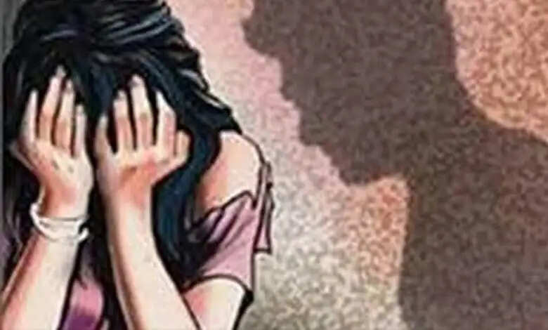 बालिग युवती ने नाबालिग युवक पर लगाए यौन शोषण के आरोप