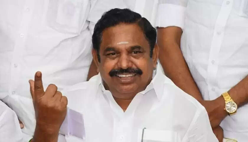 &nbsp;&nbsp;राजनीतिक गहमागहमी के बीच पलानीस्वामी दिल्ली रवाना