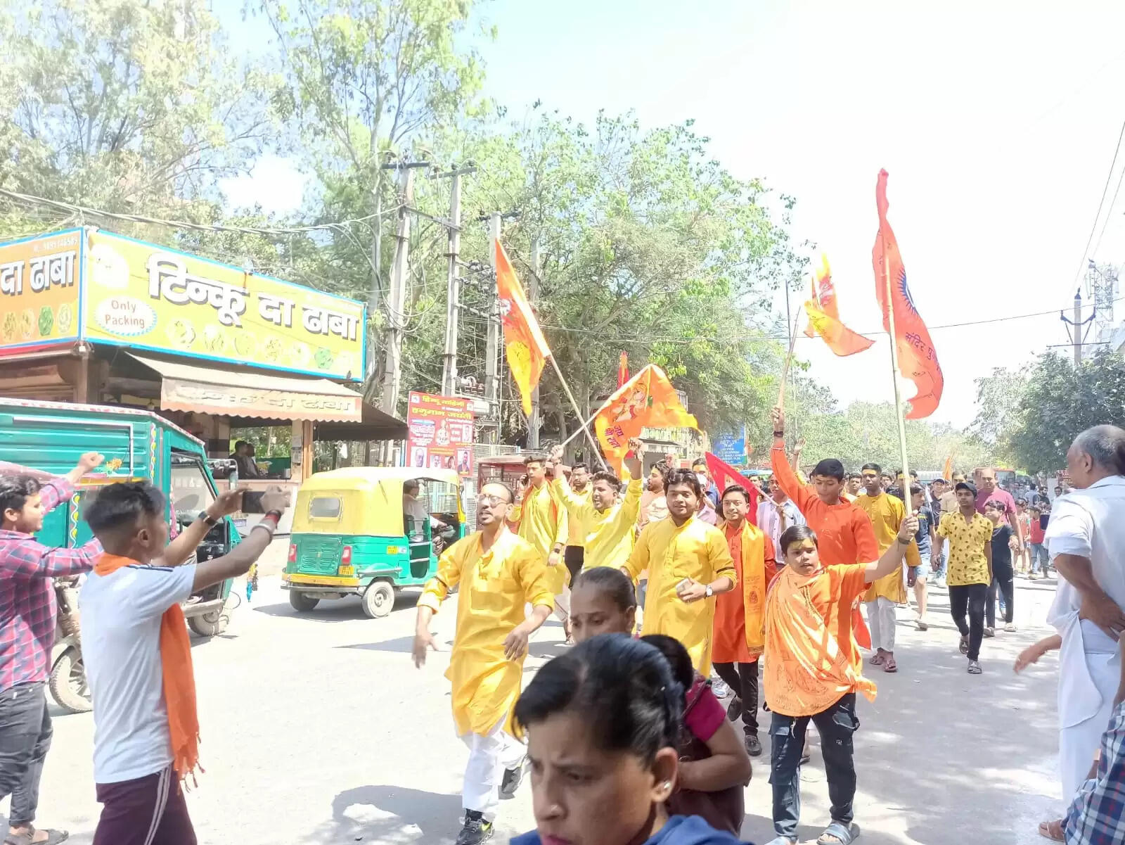 जहांगीरपुरी में शोभायात्रा से पहले बैरिकेडिंग, ड्रोन से निगरानी