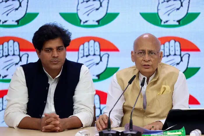 वक्फ बिल को कांग्रेस ने बताया अधिकारों पर हमला, कहा- सड़क से संसद तक विरोध करेंगे