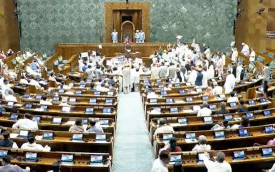 संसद में हंगामे के चलते दोनों सदनों की कार्रवाई 2 बजे तक स्थगित, विपक्ष का ‘ब्लैक डे’ प्रदर्शन